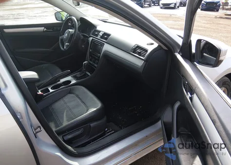 2013 Volkswagen Passat 2.5L Se z USA, uszkodzony, nr VIN 1VWBH7A30DC102239